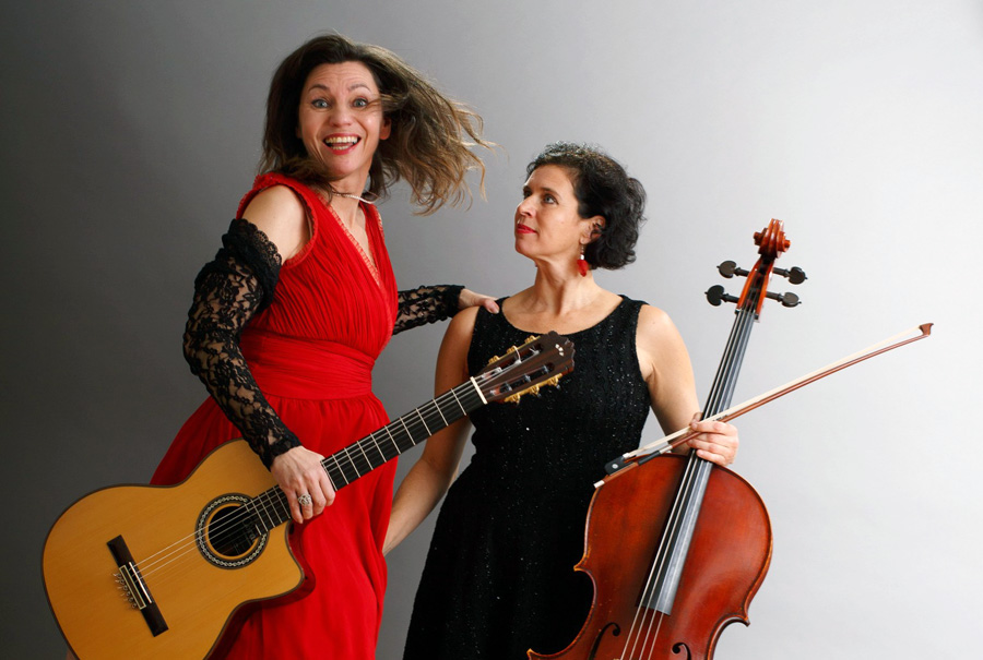 Co provedou muzikanti za jeden večer s kytarou, violoncellem, klávesami a bombardónem?