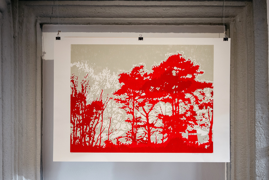 Expozici umělecky ztvárněných stromů doprovodí výsadba jabloně poblíž galerie