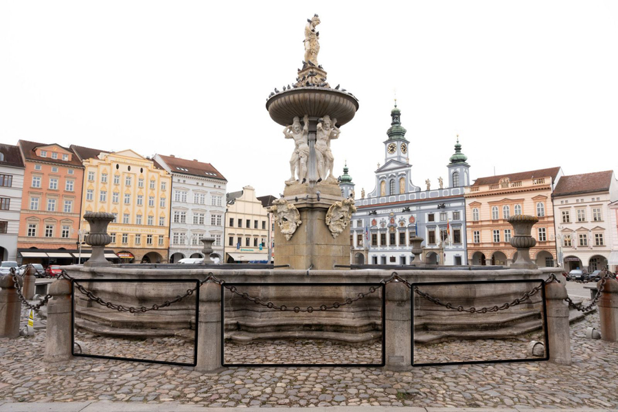 Restaurátoři vyspraví schodiště kolem Samsonovy kašny